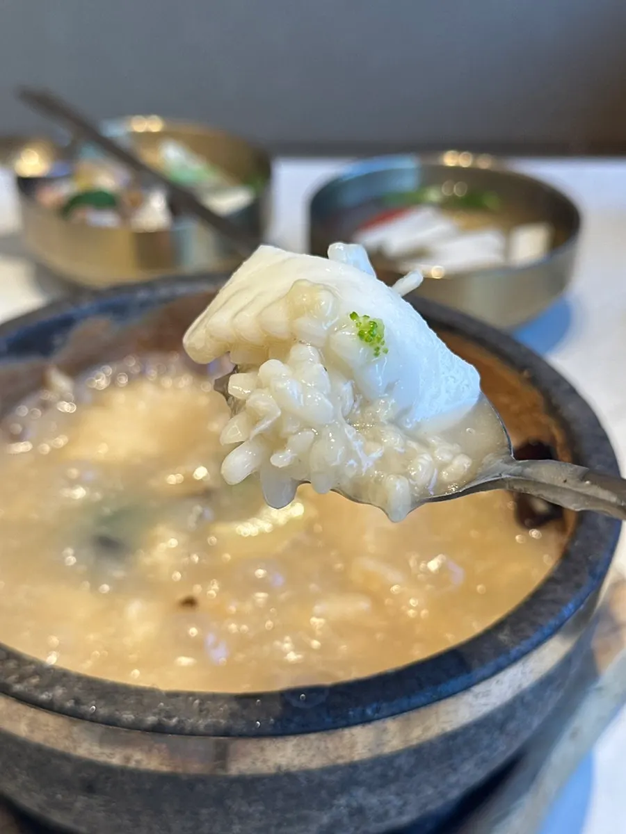 해물누룽지탕 속 해산물 건더기