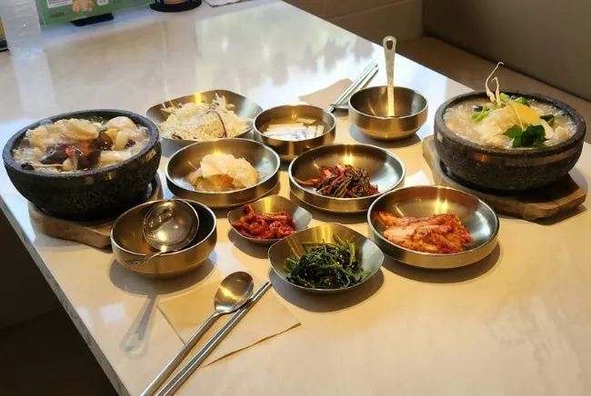 O Hyeongje Hwangje Nurungjitang Hanam Misa Main Branch seafood abalone nurungjitang cover image