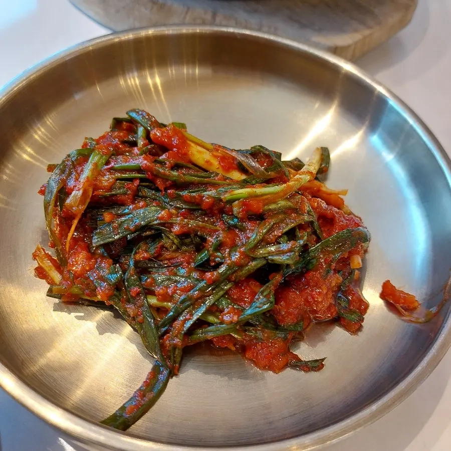 Green onion kimchi that pairs well with nurungjitang