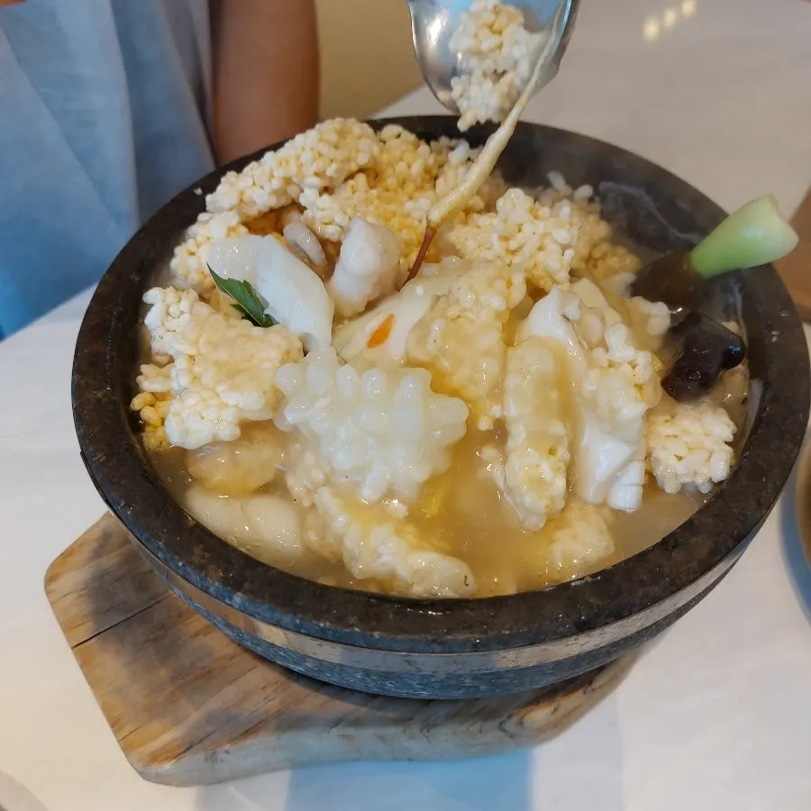 White-colored seafood abalone nurungjitang