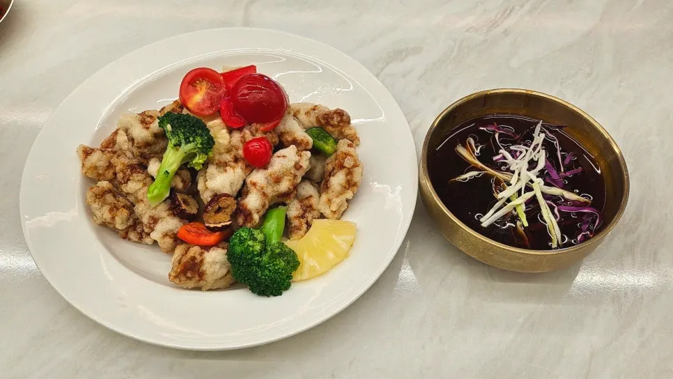 Mini fresh tenderloin tangsuyuk with sauce served separately