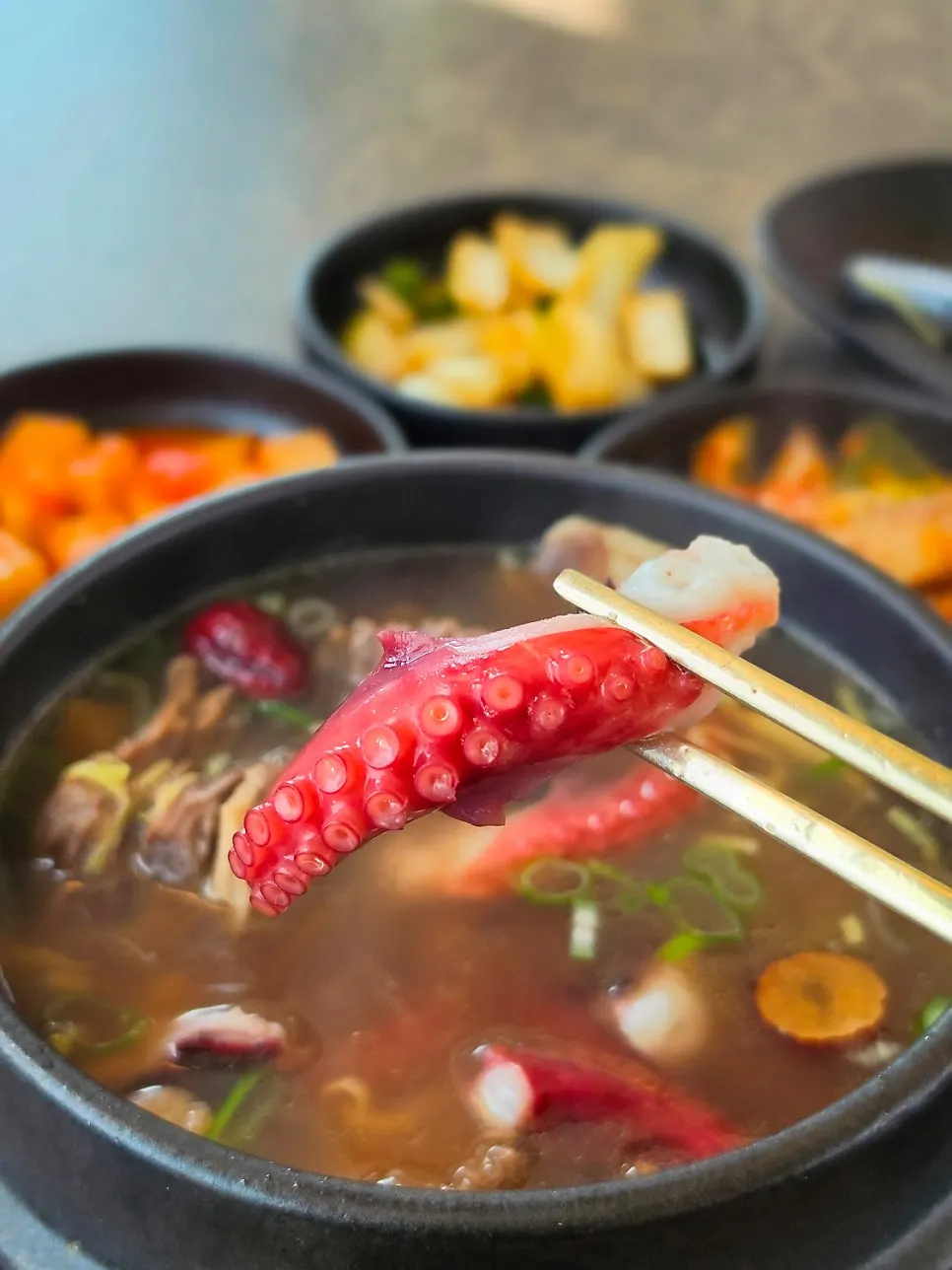 국물에 말아먹는 밥 한 숟가락