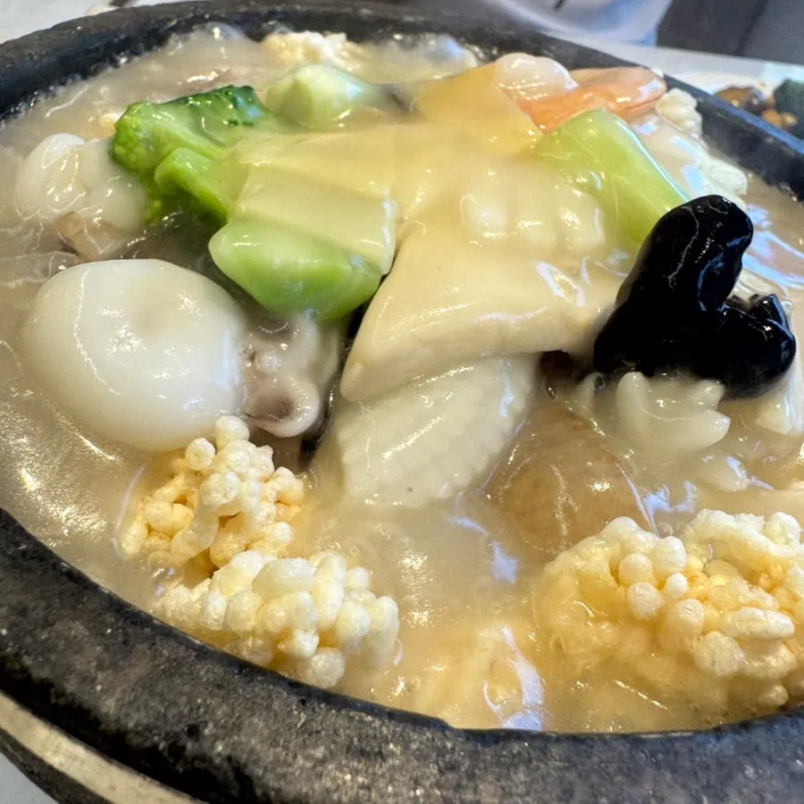 Steaming hot seafood nurungjitang