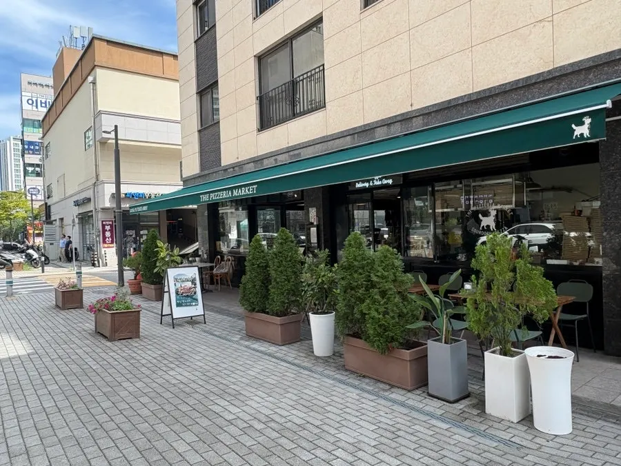 Exterior view of The Pizzeria Market Hanam Misa
