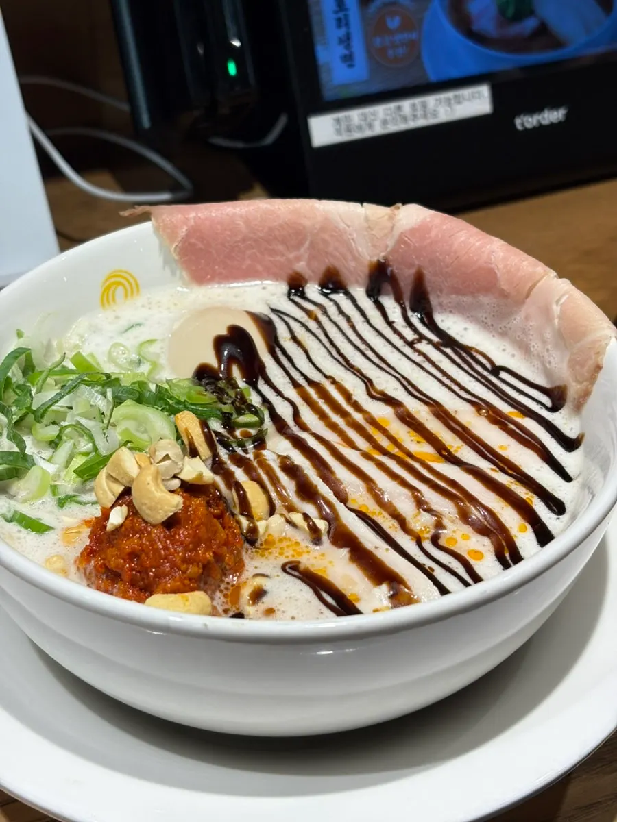 A bowl of Menji's kara tantanmen