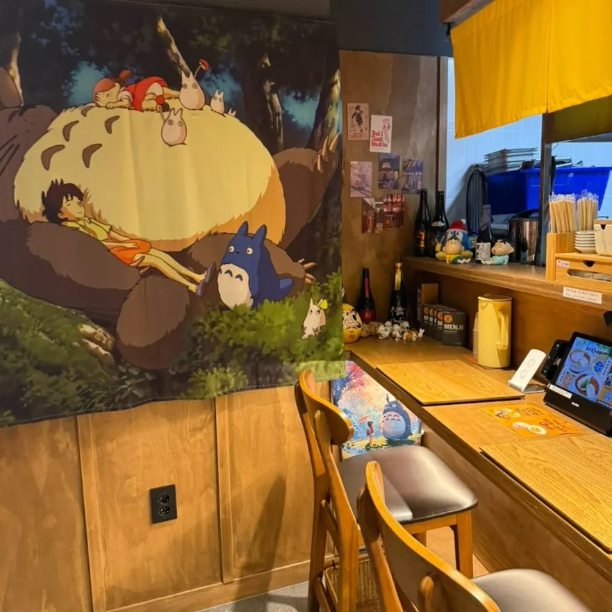 Interior seating at Menji Hanam Misa Branch