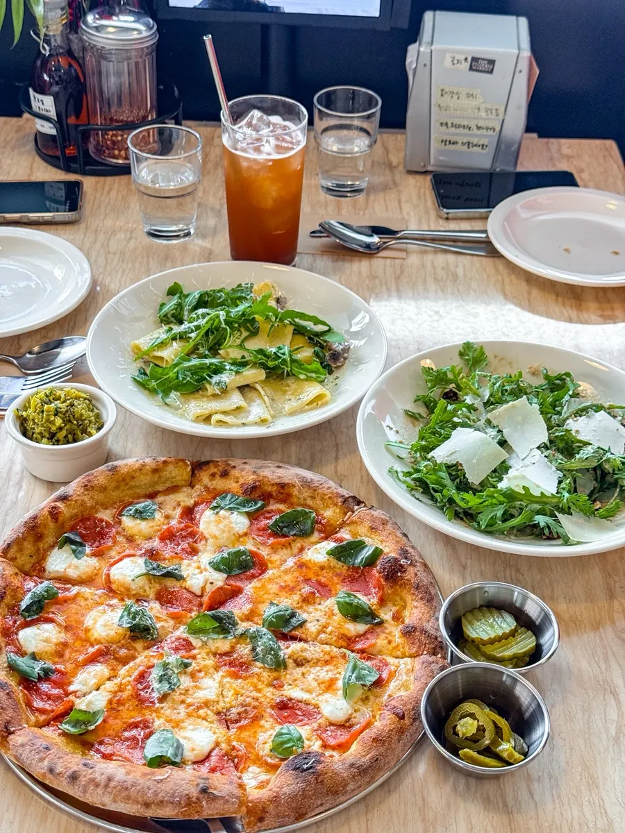 Exterior of a Western brunch restaurant in Hanam Misa