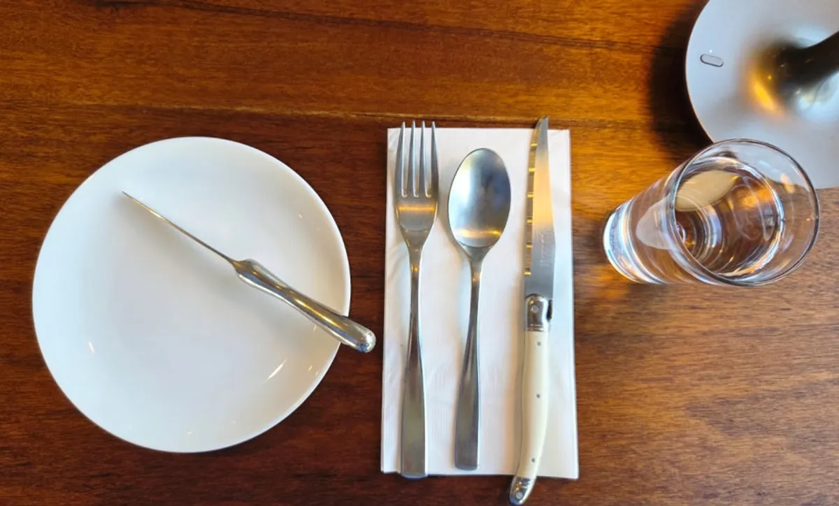 Bokkeriu two-person steak set table setting