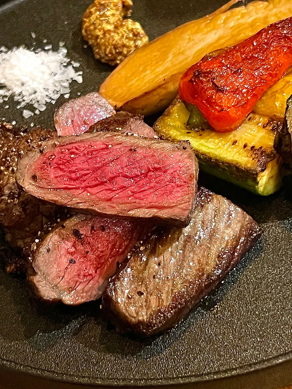 Bokkeriu's steak set spread
