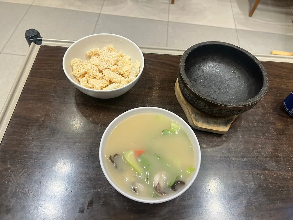 정갈하게 차려진 기본 반찬