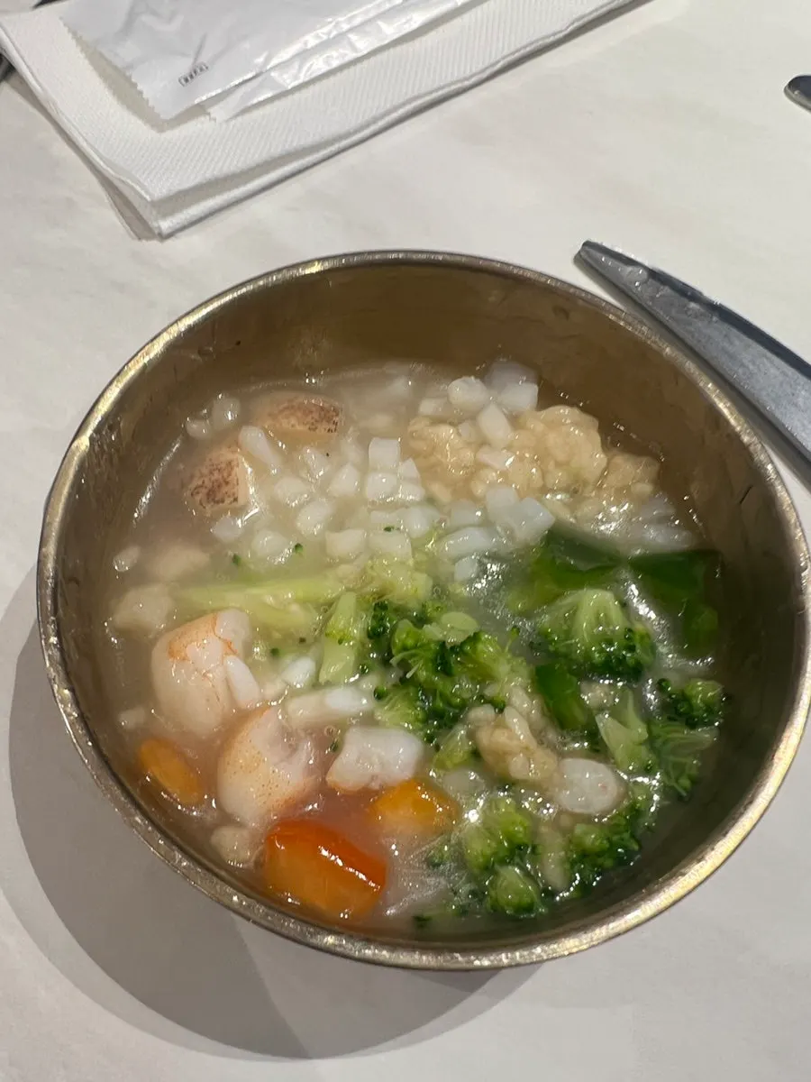 앞접시에 덜어 놓은 누룽지탕