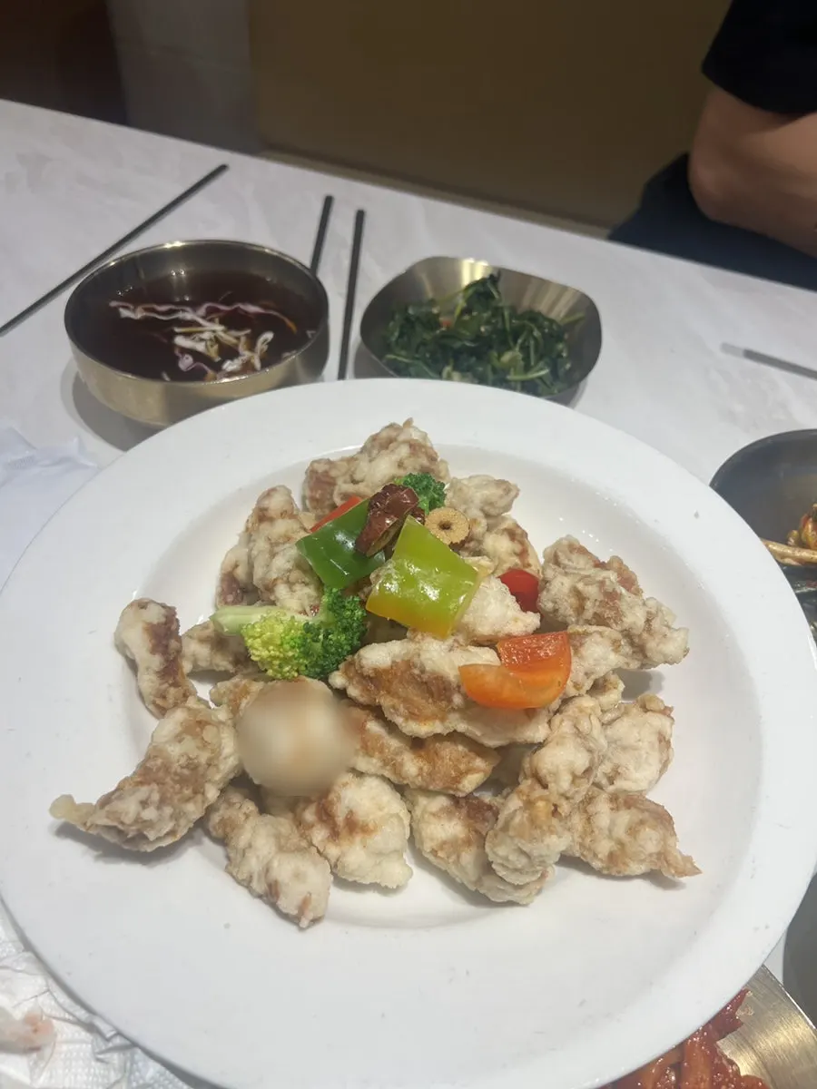 겉은 바삭 속은 쫀득한 탕수육 단면