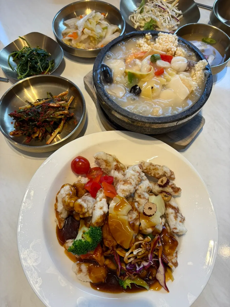 소스를 반만 올린 찍먹 부먹 탕수육