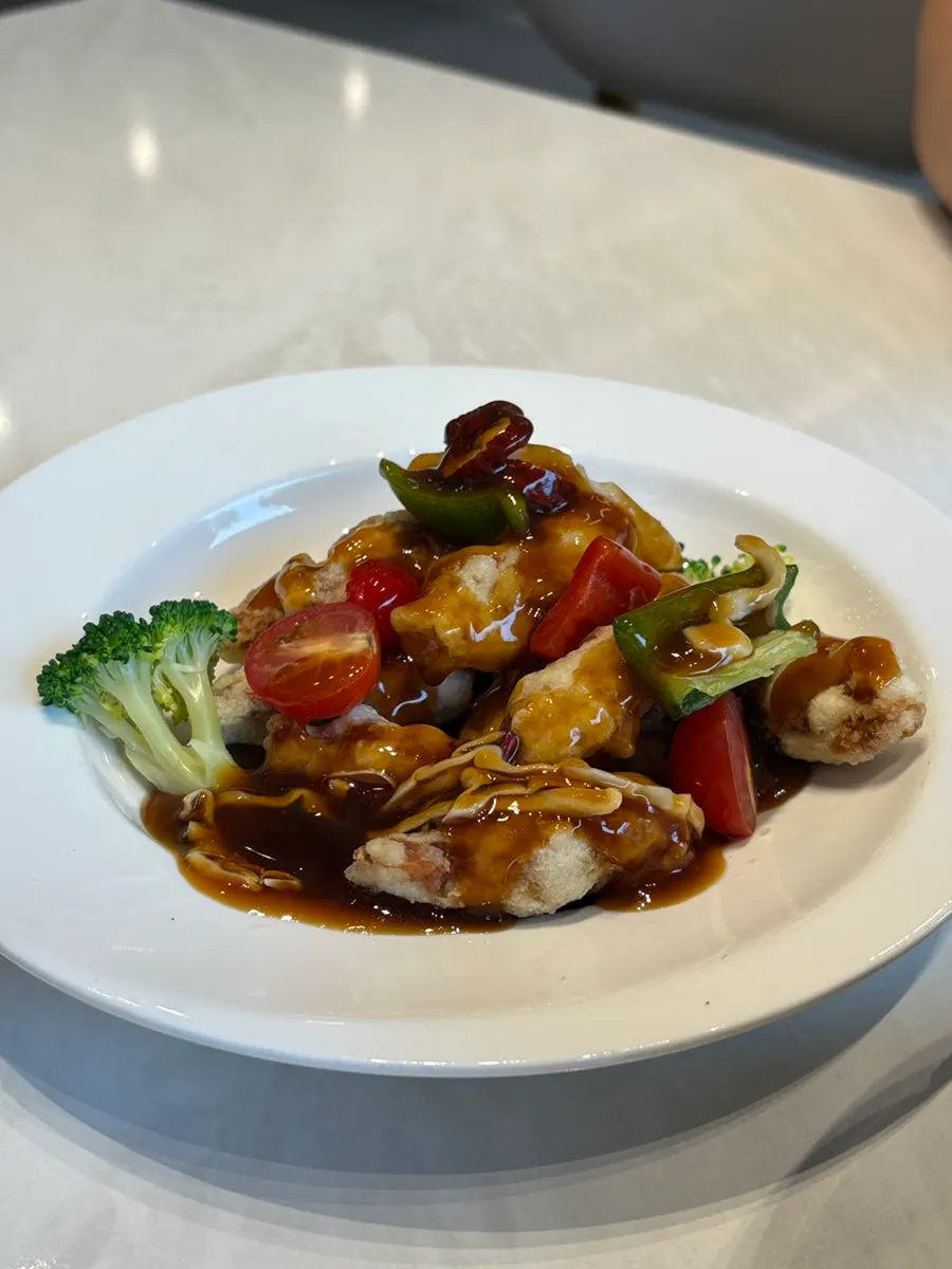 Family-style table setting at a Hanam Chinese restaurant