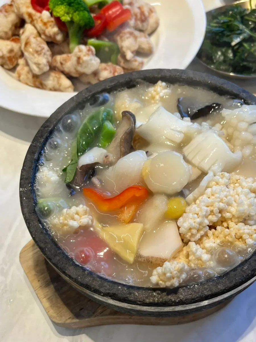 Rice crust eaten together with the broth