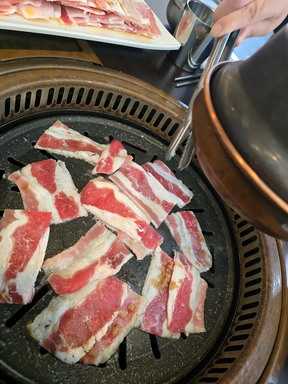 화로에 올린 대패삼겹