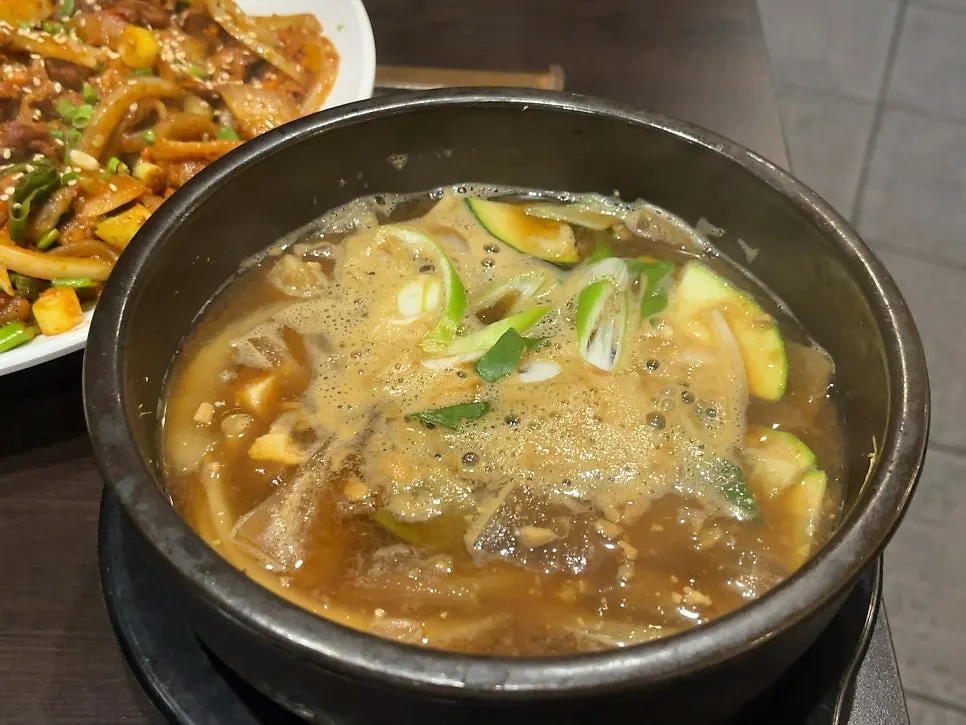 쌈밥정식과 함께 나온 된장국