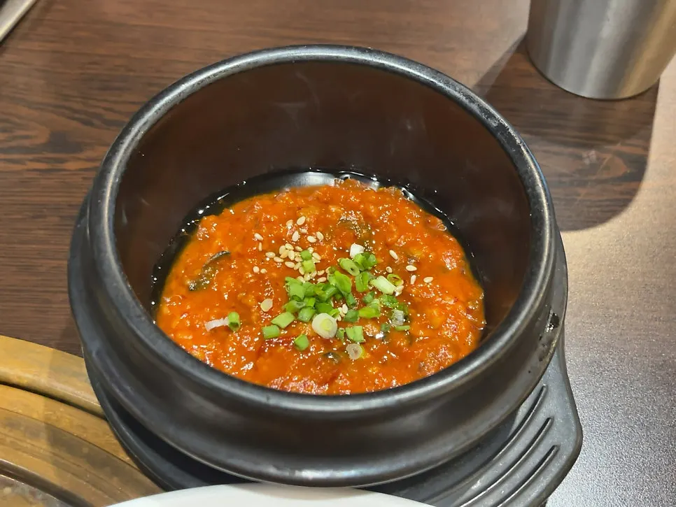해물쌈장을 곁들인 쌈