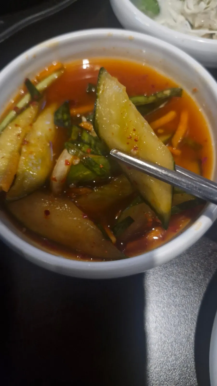 리필해 먹은 돌쇠쌈밥 오이무침 반찬
