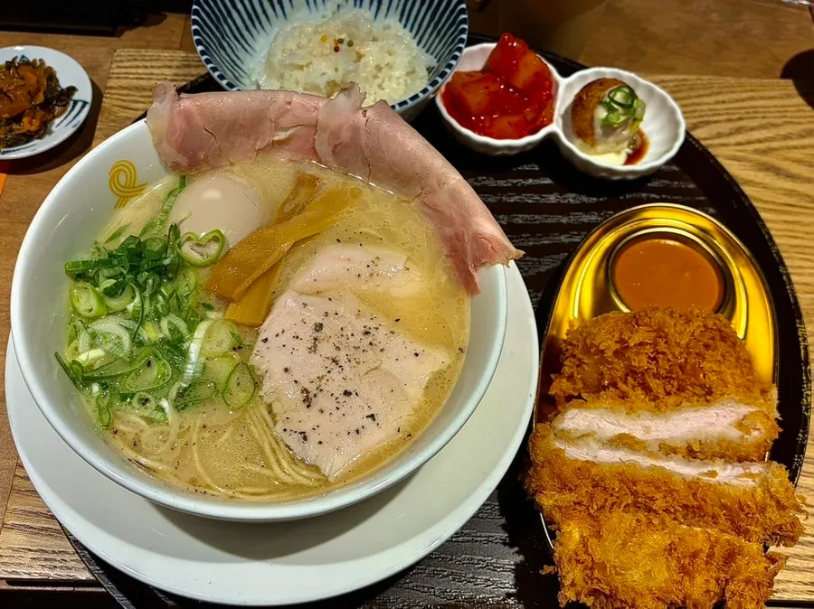 토리파이탄 돈카츠 정식 구성