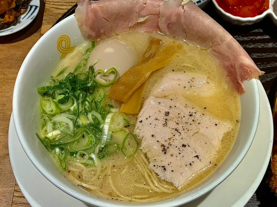 차슈가 올라간 토리파이탄 라멘