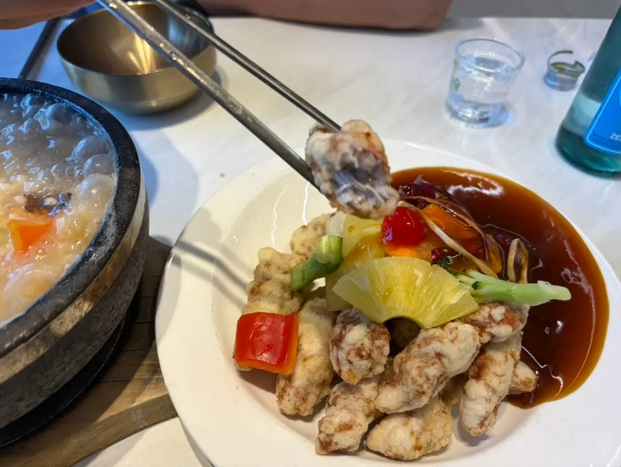 Tangsuyuk eaten sauce-poured
