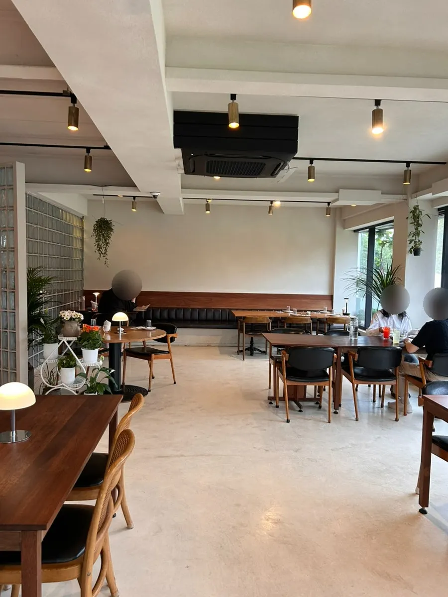 Bokkeriu's dining hall with wood-tone interior