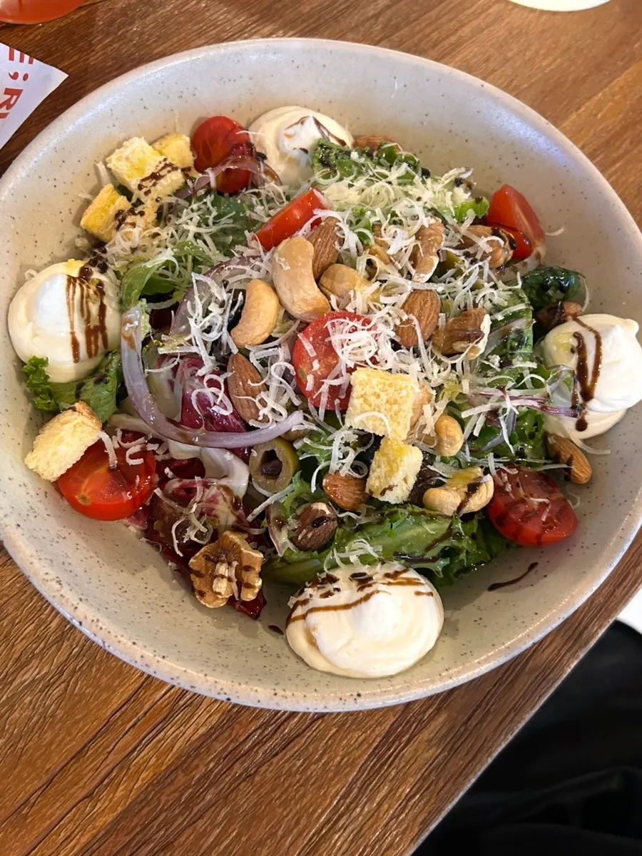 Bokkeriu's ricotta cheese salad
