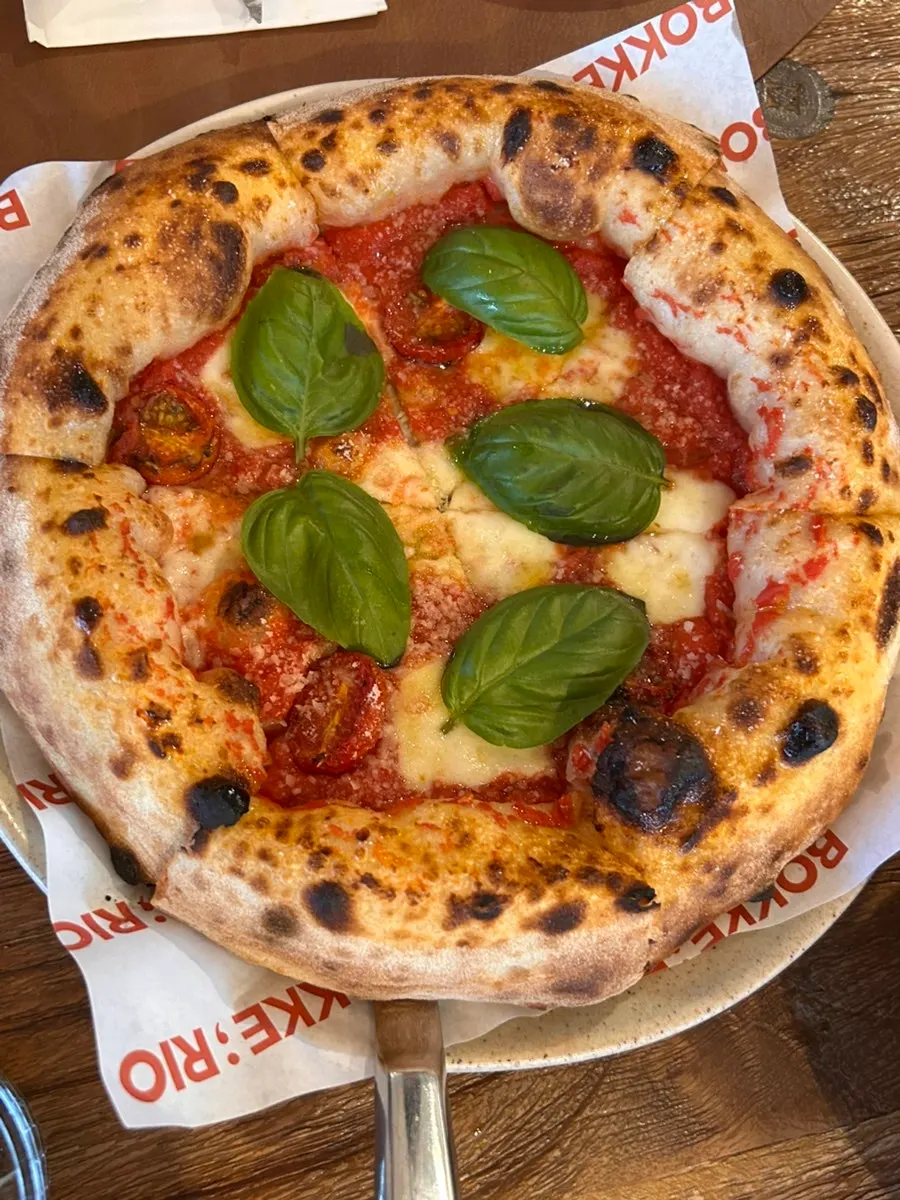 Bokkeriu's wood-fired margherita pizza