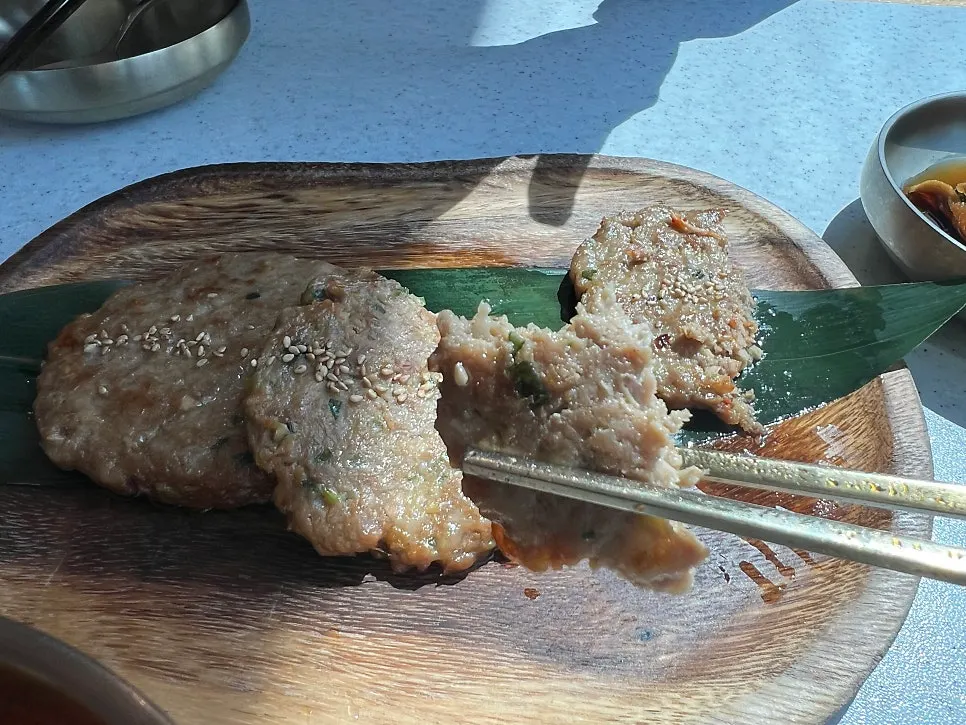 마라고기국수 고기와 부추 고명