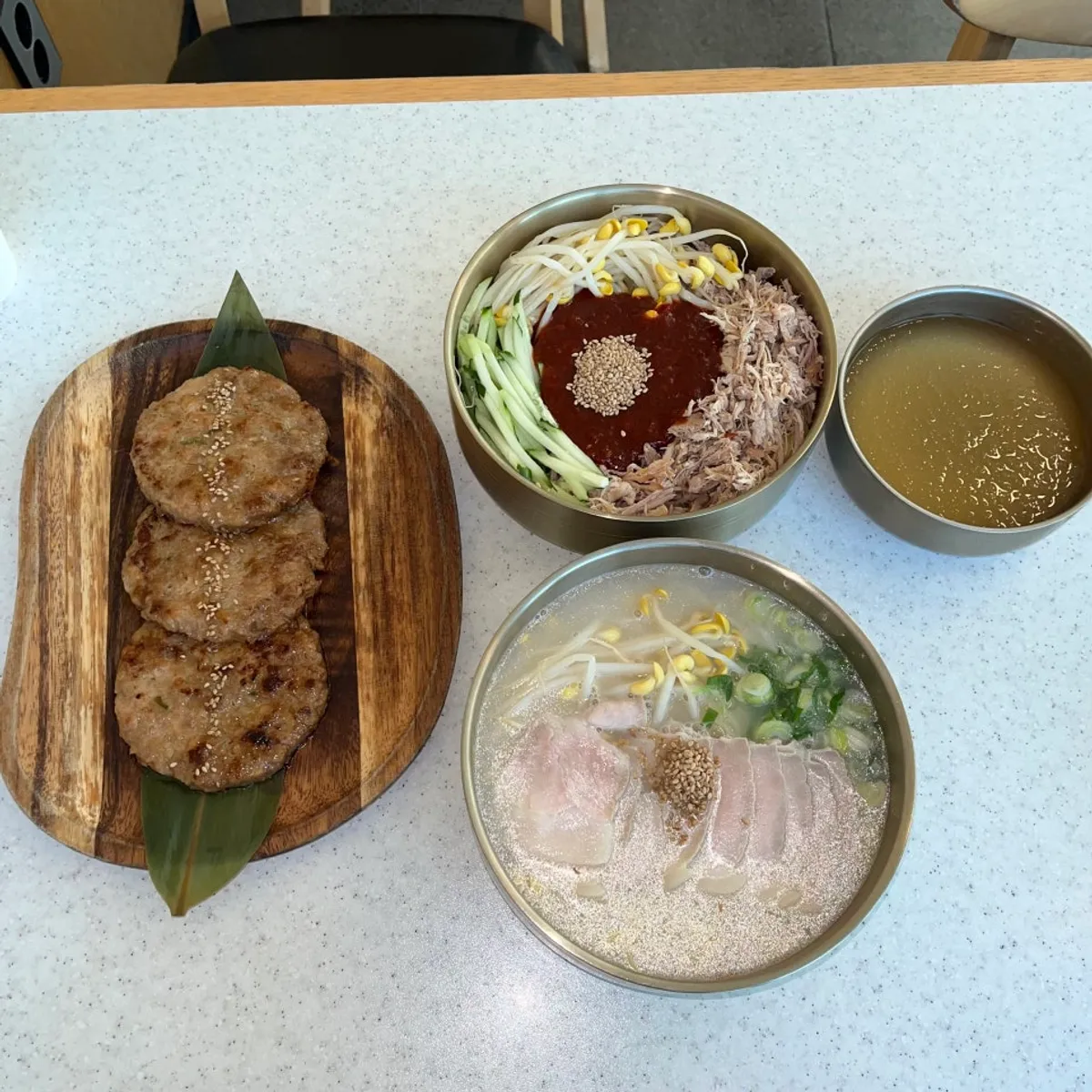 Noodles and tteokgalbi ordered at Handam Guksu Gwakji Aewol Branch