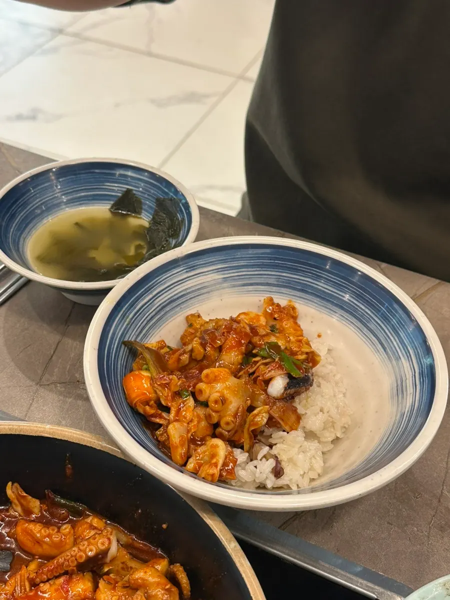 Jjukkumi stir-fry with octopus-sized pieces