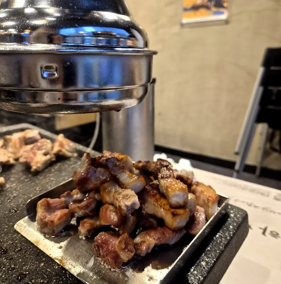 하남돼지집 모둠한판 삼겹살 특목살 생갈비 구성