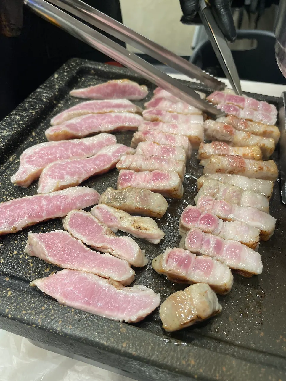 항정살 1인분 고기 접시