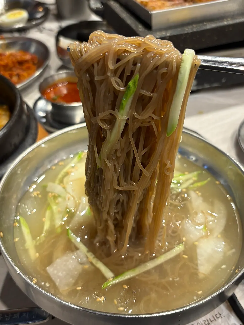 식사 마무리 테이블과 냉면
