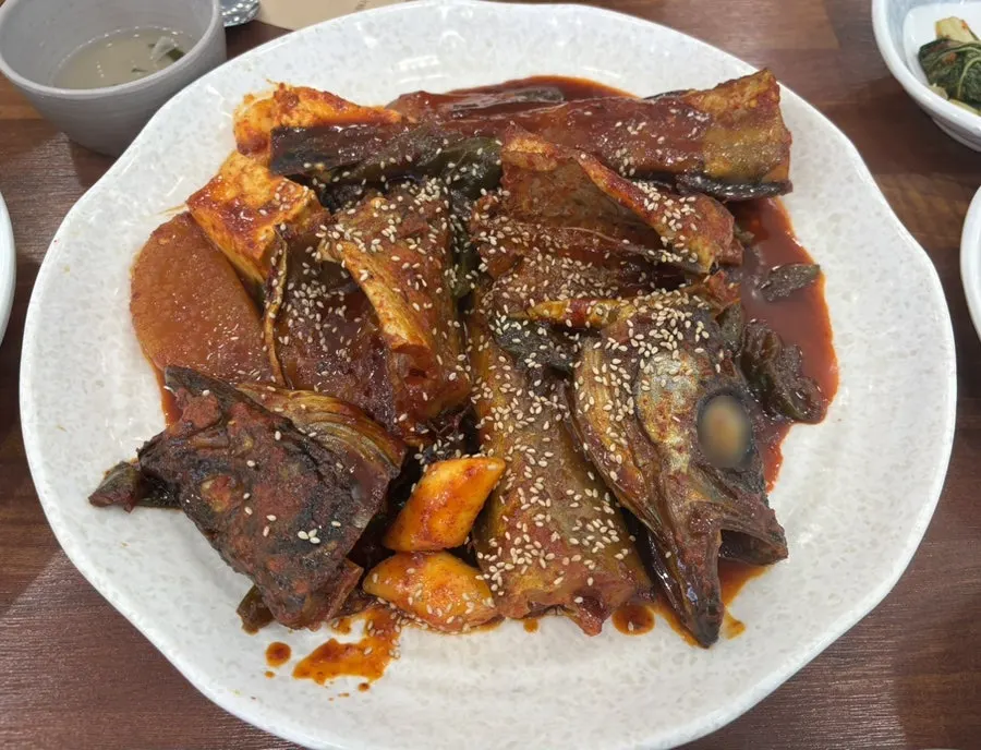 갑오징어 숙회 한 접시