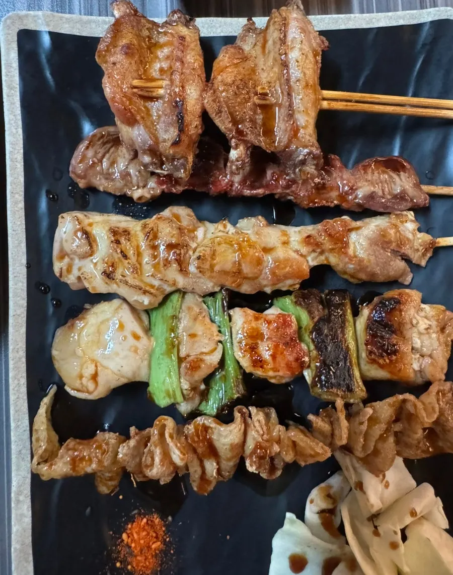 숯불에 구운 야키토리 5종 꼬치 접시