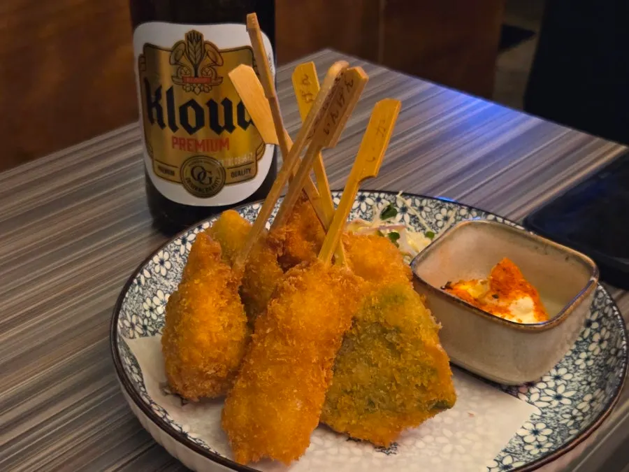 Six kinds of kushikatsu including hairtail, cod, and pollock