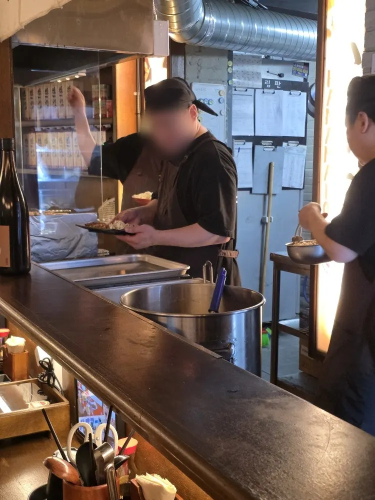 하나마토 다찌석과 매장 내부 조명