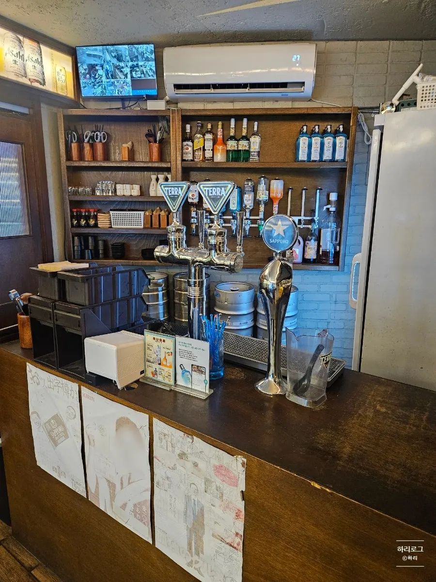 Open kitchen in front of Hanamato counter seats
