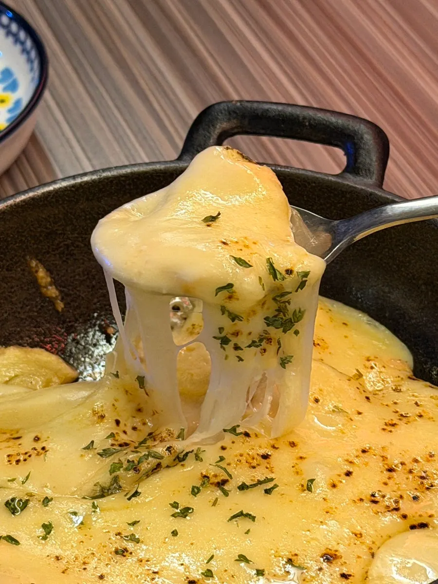 치즈가 길게 늘어나는 명란치즈감자