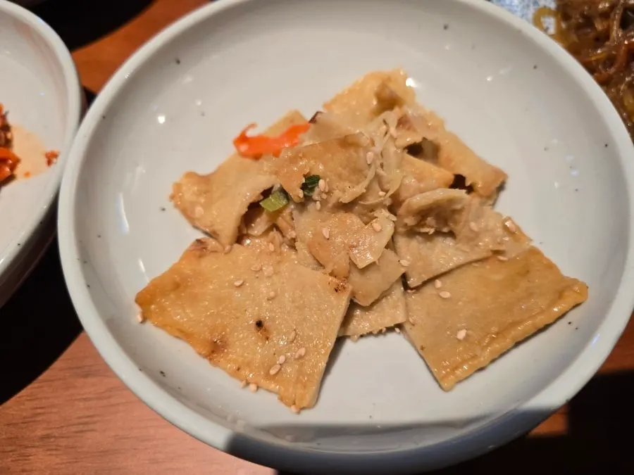 새콤하게 무친 오이무침 반찬