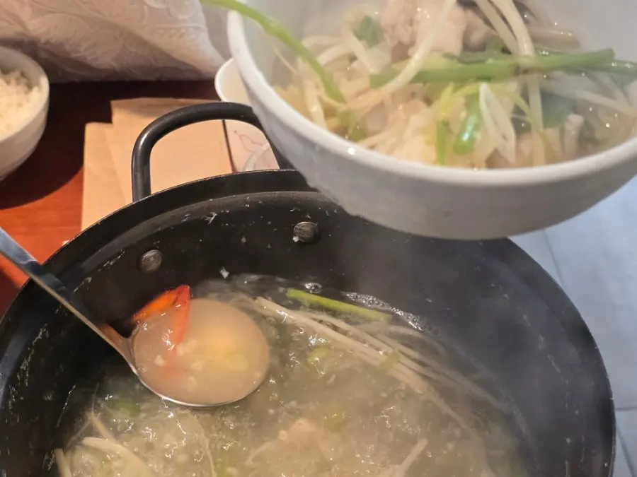 아구가 깔린 제철탕 국물
