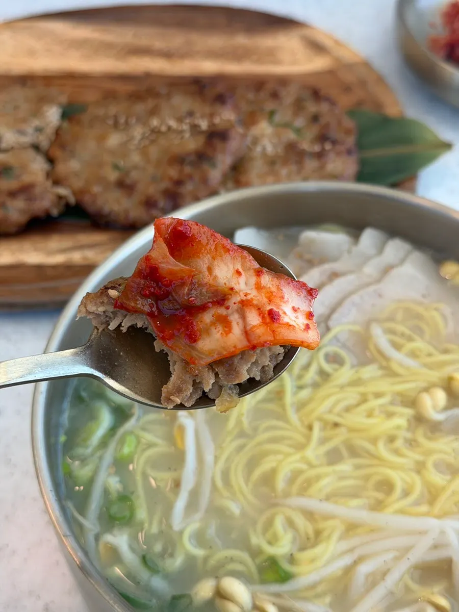 아삭한 겉절이 김치 한 접시