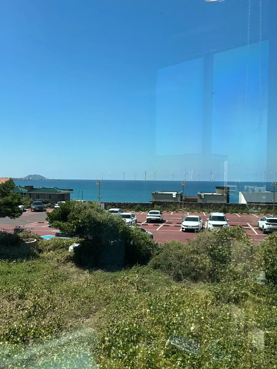 애월로 국수집 입구 주변 모습
