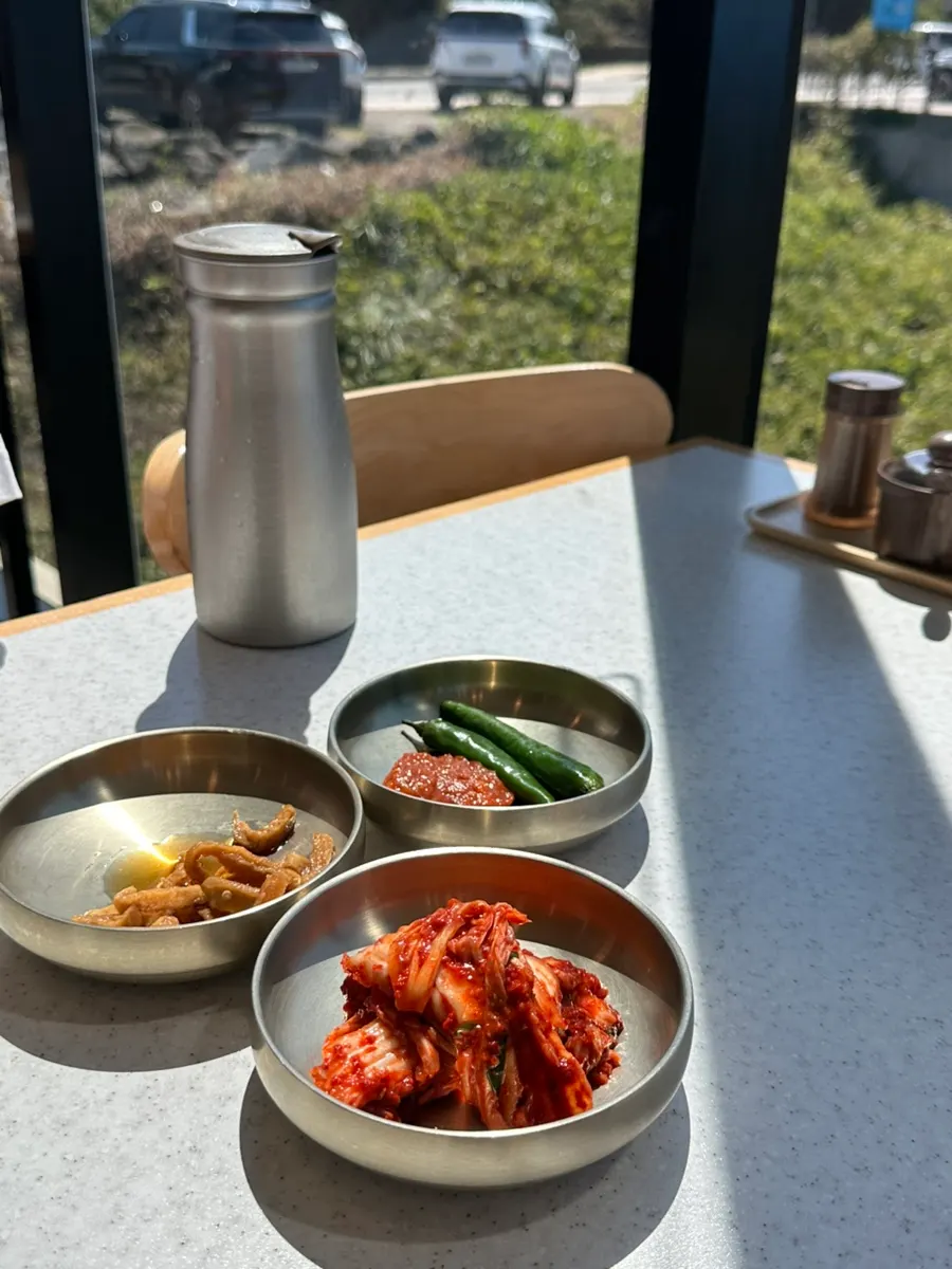 고기국수와 비빔국수, 냉수육 한 상