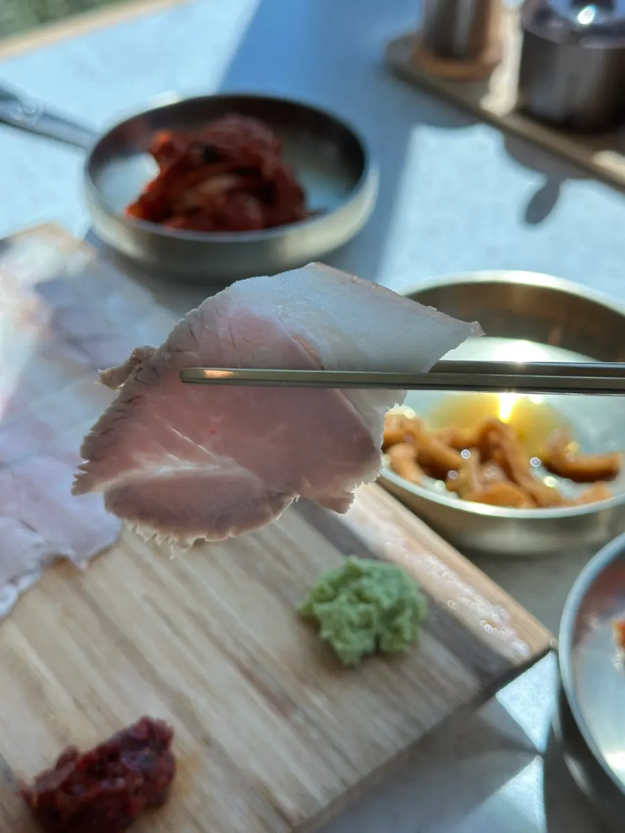 돔베 냉수육 한 접시