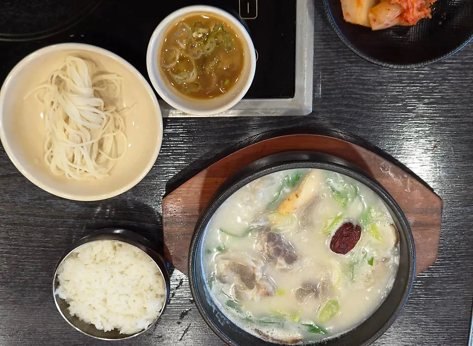 A doganitang set served with rice on the side
