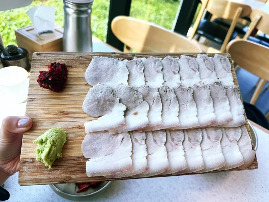 Full plating of the dombe naengsuyuk
