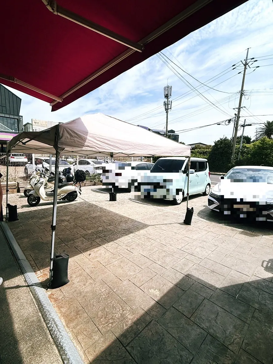 Parking area near Handam Guksu Gwakji Aewol Branch